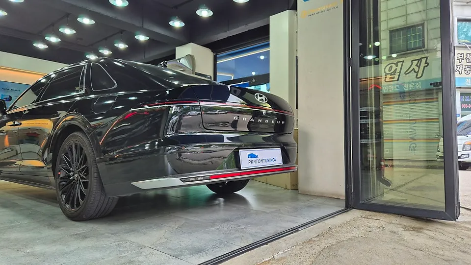Hyundai Grandeur GN7のカーラッピング事例｜費用目安・仕上がり 施工写真 1-2