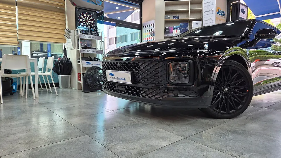Hyundai Grandeur GN7のカーラッピング事例｜費用目安・仕上がり 施工写真 3-2