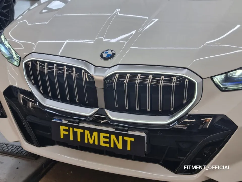 BMW 5 Series G60 vinyl wrap - BMW 5 Series G60 Vinyl Wrap Review: Sporty Front End photo 4
