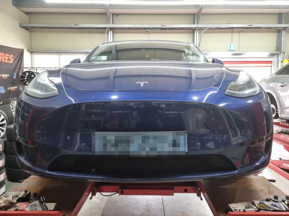 Tesla Model Yのホイールリペア・塗装事例 施工写真 1-1