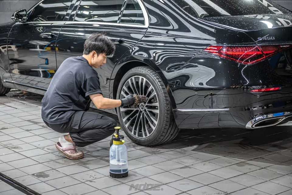 Mercedes-Benz S-Class W222のガラスコーティング事例 施工写真 4-1