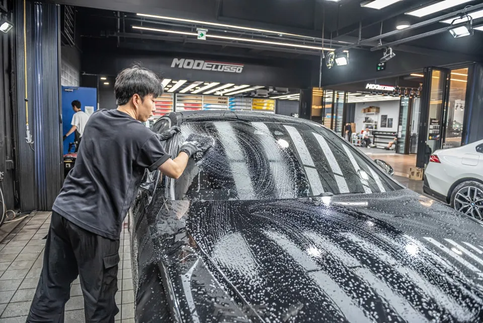 Mercedes-Benz S-Class W222のガラスコーティング事例 施工写真 3-2