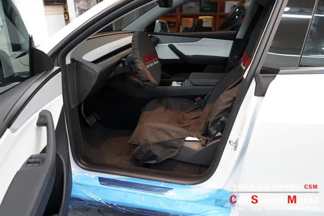 Tesla Model Y car audio - Tesla Model Y Speaker Upgrade Review - Enhanced Sound photo 4
