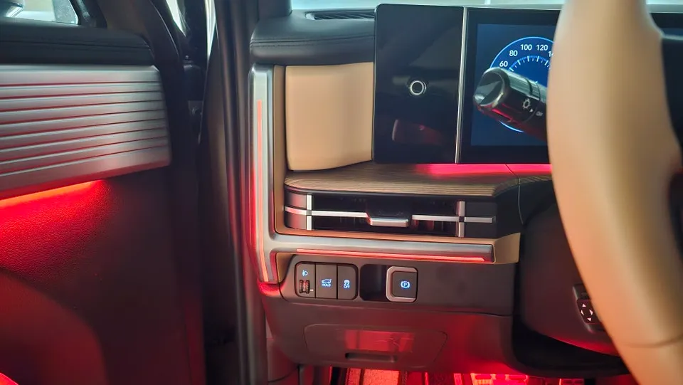 Hyundai Santa Fe MX5 ambient lighting - Hyundai Santa Fe MX5 Ambient Lighting Upgrade Review photo 5