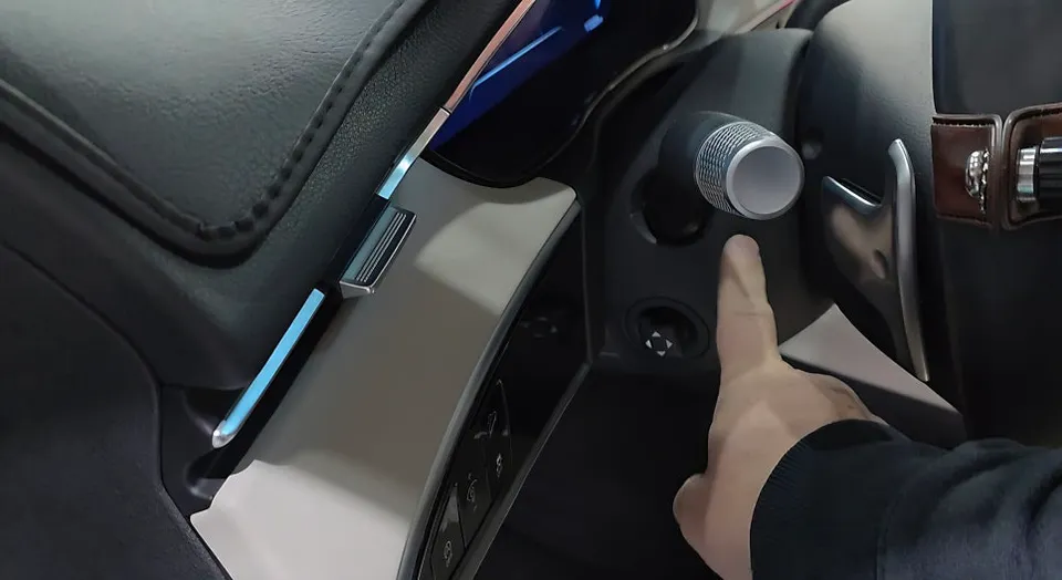 Genesis GV70 other - Genesis GV70 Auto Service Review — D-Cut Handle Upgrade photo 4