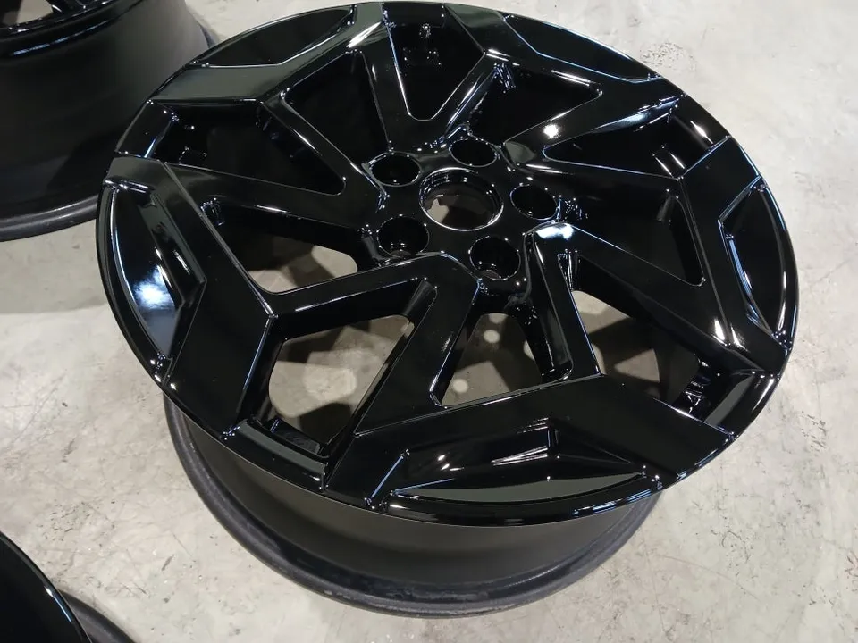 Kia Seltosのホイールリペア・塗装事例 施工写真 1-2