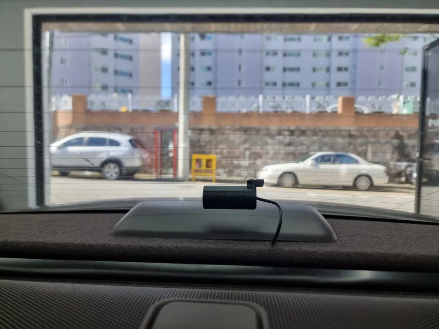 Lexus ES 300h dash cam - Lexus ES 300h Dash Cam Installation Review photo 4