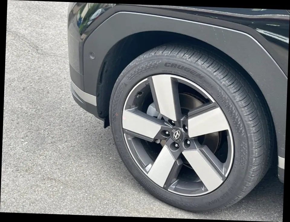 Hyundaiのホイールリペア・塗装事例 施工写真 1-2
