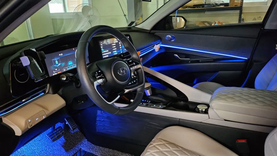 Hyundai Elantra CN7 ambient lighting - Hyundai Elantra CN7 Ambient Lighting Review: Cost & Results photo 3
