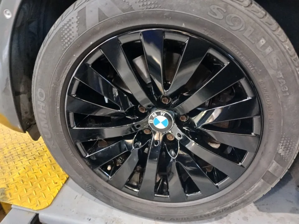 BMW 7 Series wheel repair - BMW 7 Series Wheel Repair & Refinishing Review — Glossy Black photo 4