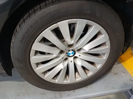 BMW 7 Series wheel repair - BMW 7 Series Wheel Repair & Refinishing Review — Glossy Black photo 5
