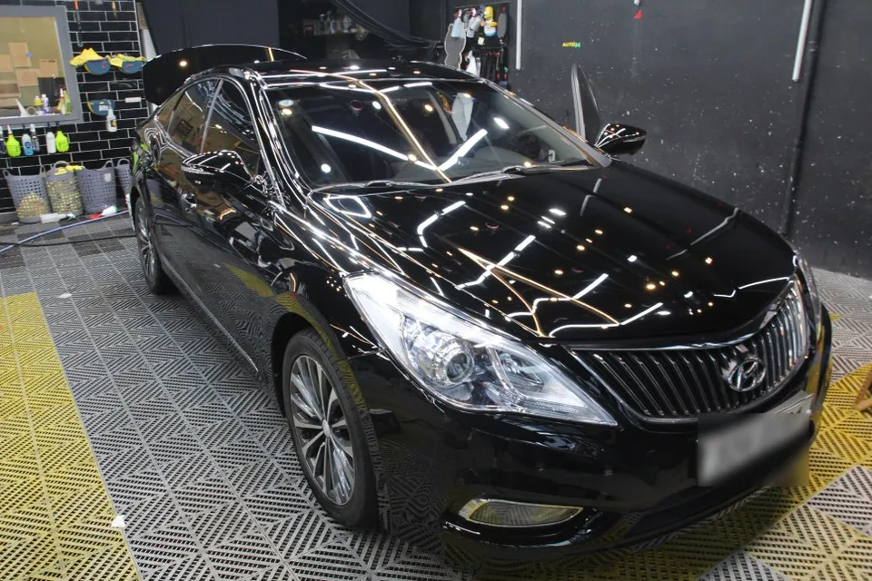 Hyundai Azeraのガラスコーティング事例｜費用目安・仕上がり 施工写真 2-3