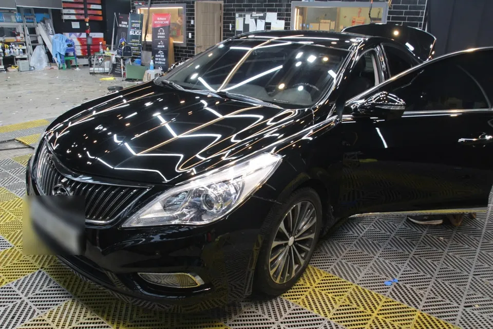 Hyundai Azeraのガラスコーティング事例｜費用目安・仕上がり 施工写真 3-3
