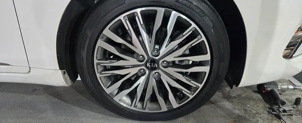 Kia K7 Wheel Repair & Painting Review: Like New