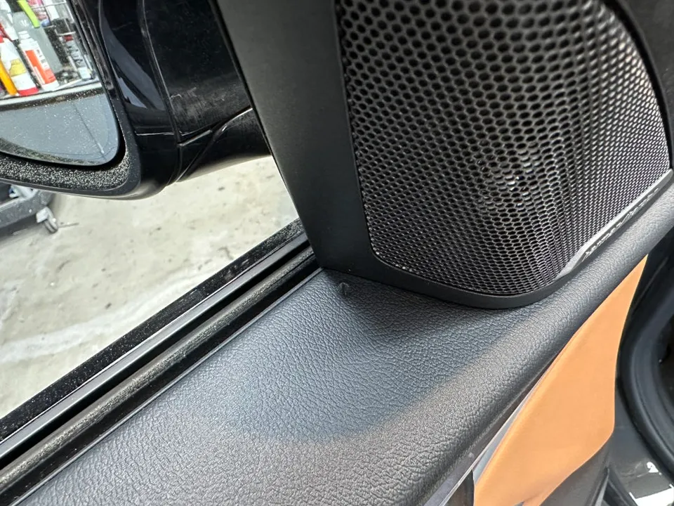 BMW i4 interior customization - BMW i4 Interior Customization: Door Trim Repair Review photo 2
