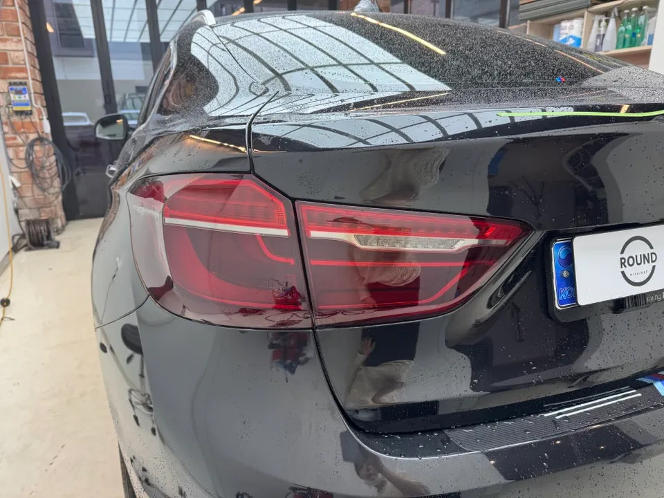 BMW X6 PPF施工事例｜ライトスモークフィルム 施工写真 2-2