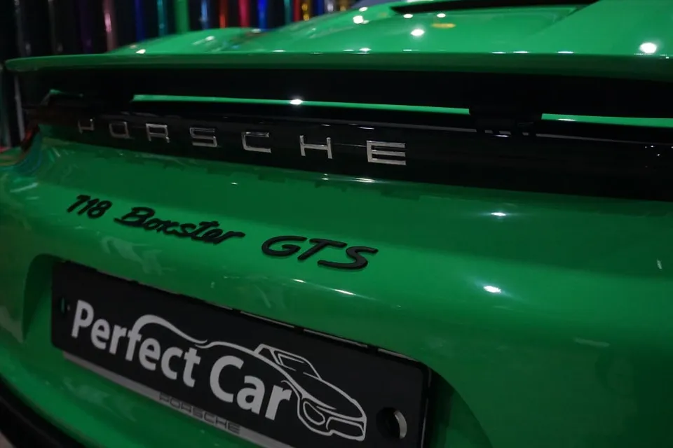 Porsche 718 Boxster vinyl wrap installation result