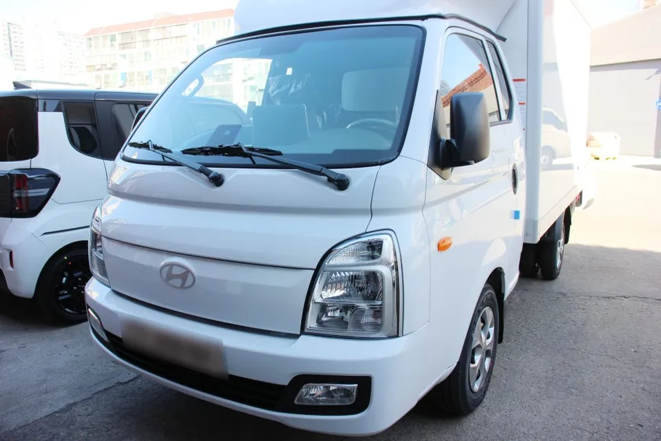 Hyundai Porterのカーフィルム施工事例｜費用目安・仕上がり 施工写真 1-2