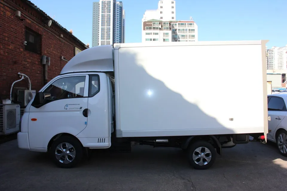 Hyundai Porterのカーフィルム施工事例｜費用目安・仕上がり 施工写真 2-2