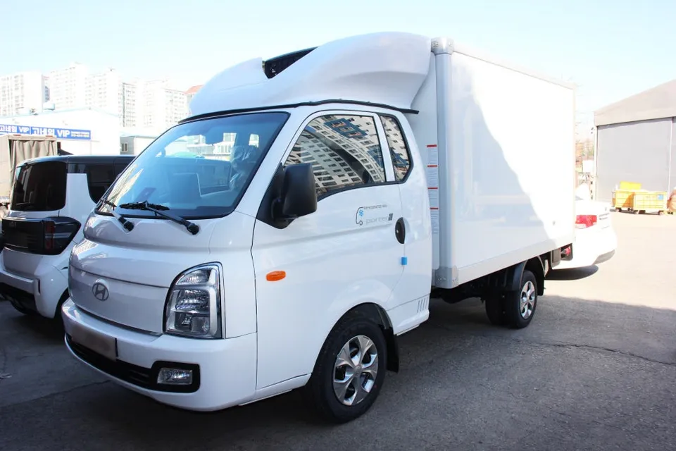 Hyundai Porterのカーフィルム施工事例｜費用目安・仕上がり 施工写真 4-2