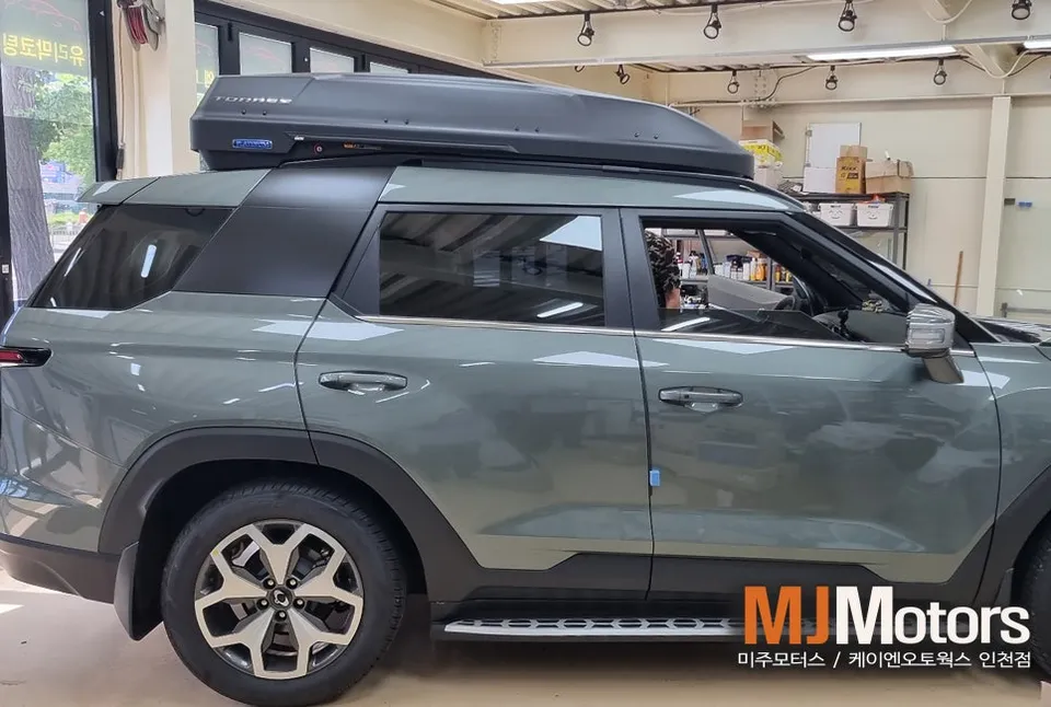 KG Mobility Torres car accessories - KG Mobility Torres Roof Box Installation Review photo 7
