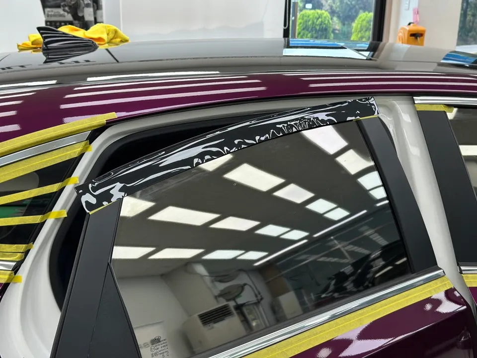 Kia K3 GTのカーラッピング事例|費用目安・仕上がり 施工写真 1-3