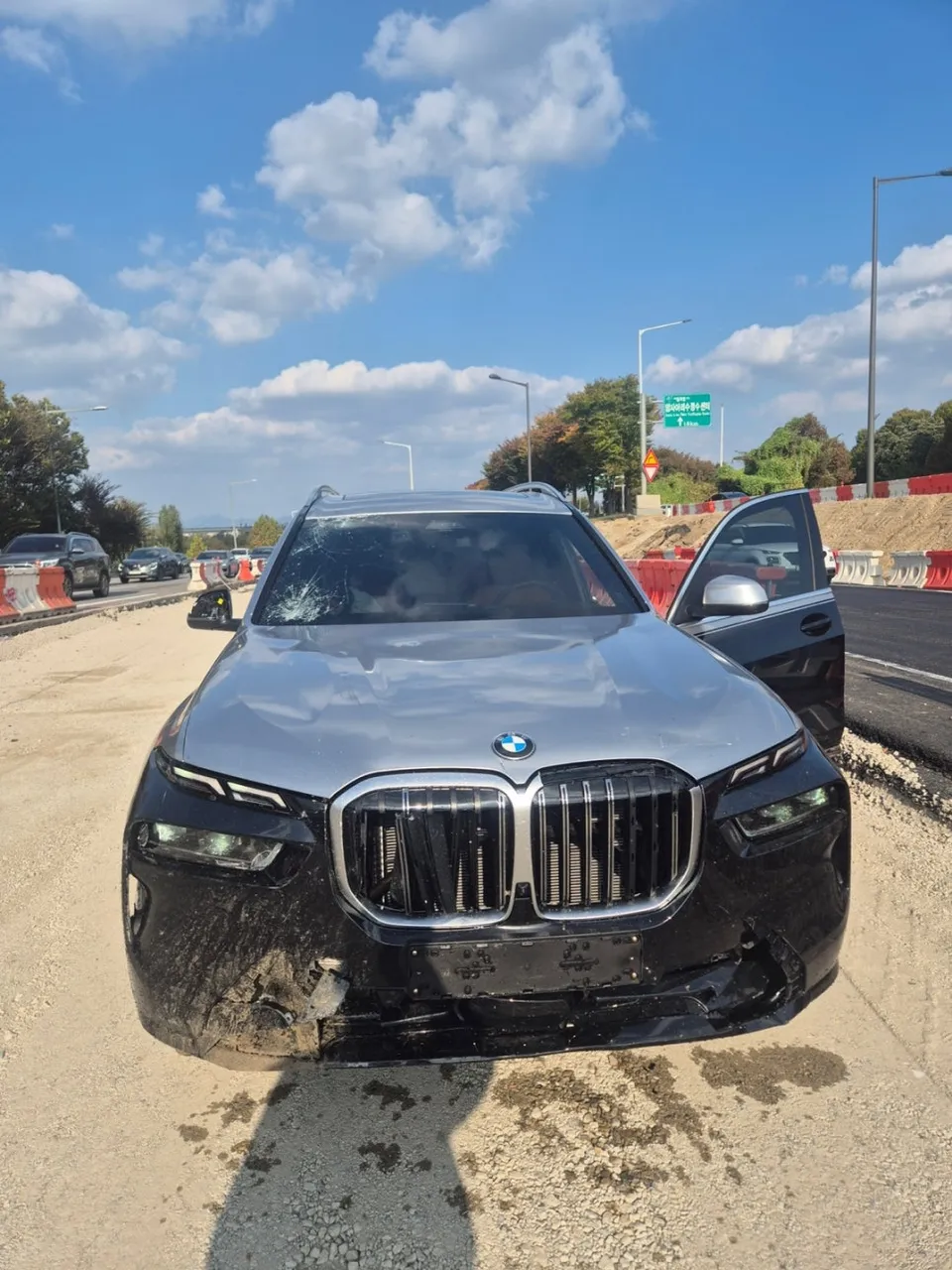 BMW X7のカーラッピング事例|費用目安・仕上がり 施工写真 2-1