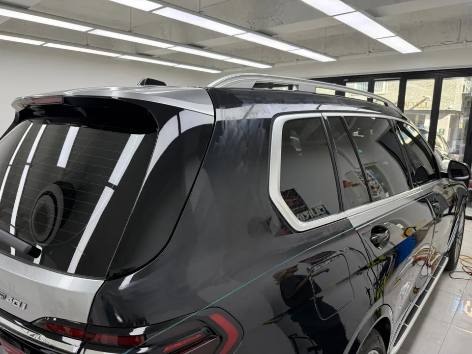 BMW X7のカーラッピング事例|費用目安・仕上がり 施工写真 3-2