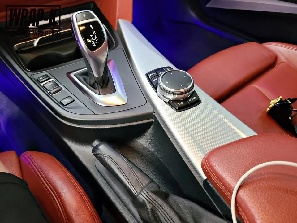 BMW 4 Seriesのカーラッピング事例|実例と費用目安 施工写真 3-2