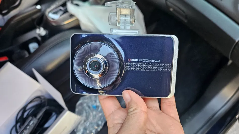 Chevrolet Cruze dash cam - Chevrolet Cruze Dash Cam Installation Review photo 4