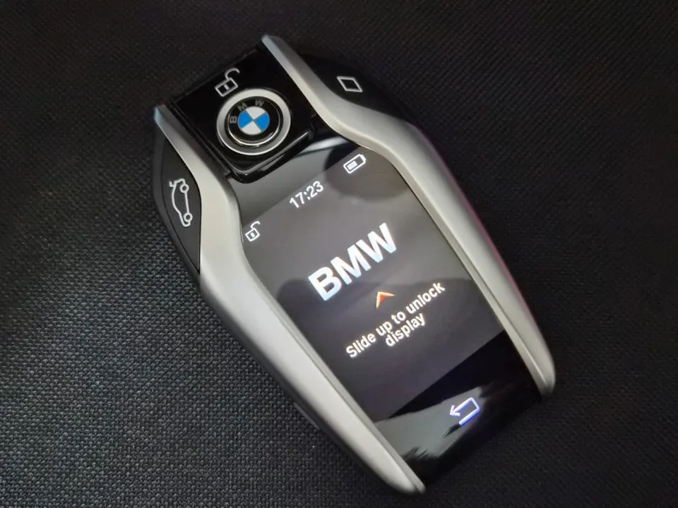 BMW 5 Series G30 OEM Options Review: Display Key Repair photo 2