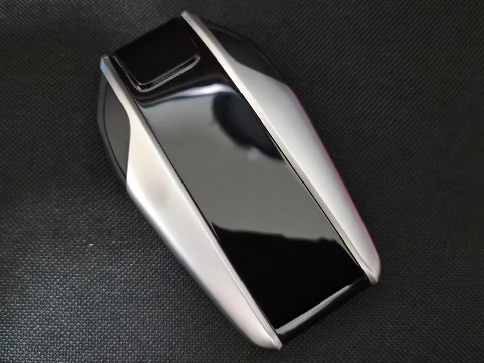 BMW 5 Series G30 oem options - BMW 5 Series G30 OEM Options Review: Display Key Repair photo 3