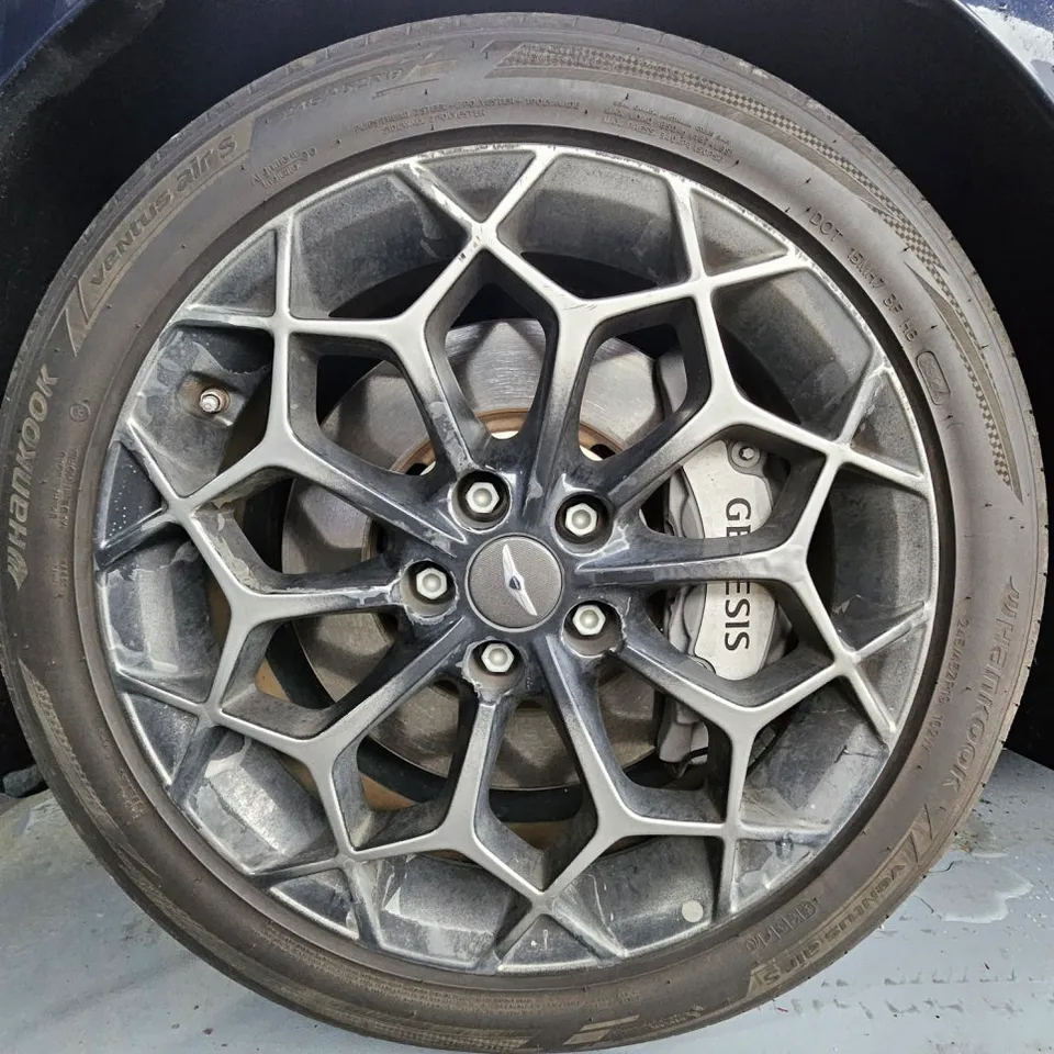 Genesis G80 wheel repair - Genesis G80 Wheel Repair & Painting Review - Black Gloss Finish photo 4