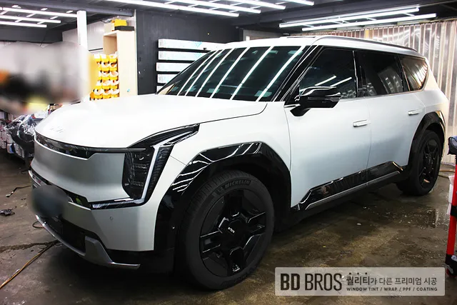 Kia EV9 window tinting installation result