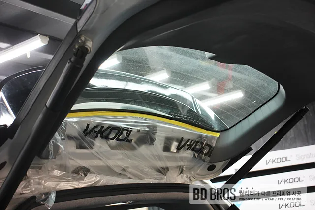 Kia EV9 window tinting - Kia EV9 Window Tinting Review — Heat Rejection Film photo 3