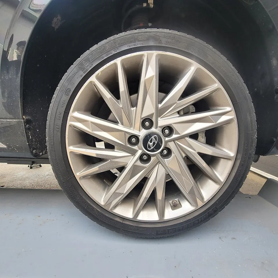 Hyundai The New Grandeur wheel repair review