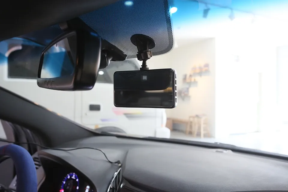 BMW X5 dash cam installation result