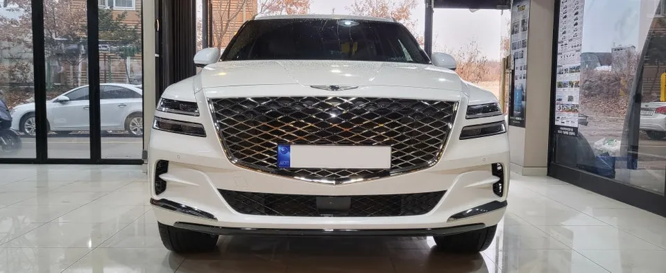 Genesis GV80 body kit installation result