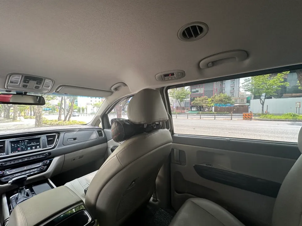 Kia Carnivalのカーフィルム施工事例|費用目安・仕上がり 施工写真 3-2