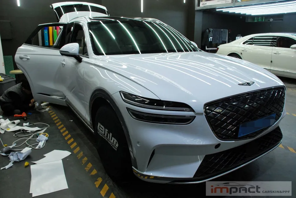 Genesis GV70のカーラッピング事例|費用目安・仕上がり 施工写真 1-2