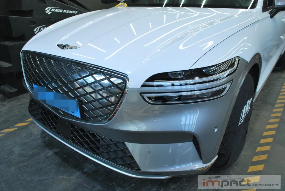 Genesis GV70のカーラッピング事例|費用目安・仕上がり 施工写真 2-2