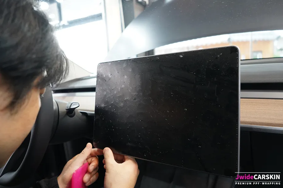 Tesla Model Y ppf - Tesla Model Y PPF Review: Matte Finish for Fingerprint-Free Scree photo 4
