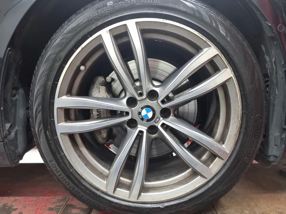 BMW 7 Series wheel repair - BMW 7 Series Wheel Repair & Painting Review photo 4