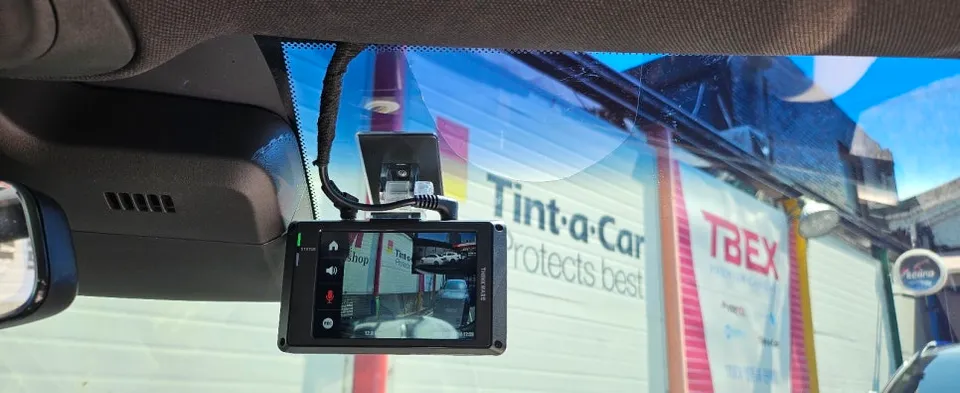 Hyundai Elantraのドラレコ取付事例|費用目安・仕上がり 施工写真 2-3