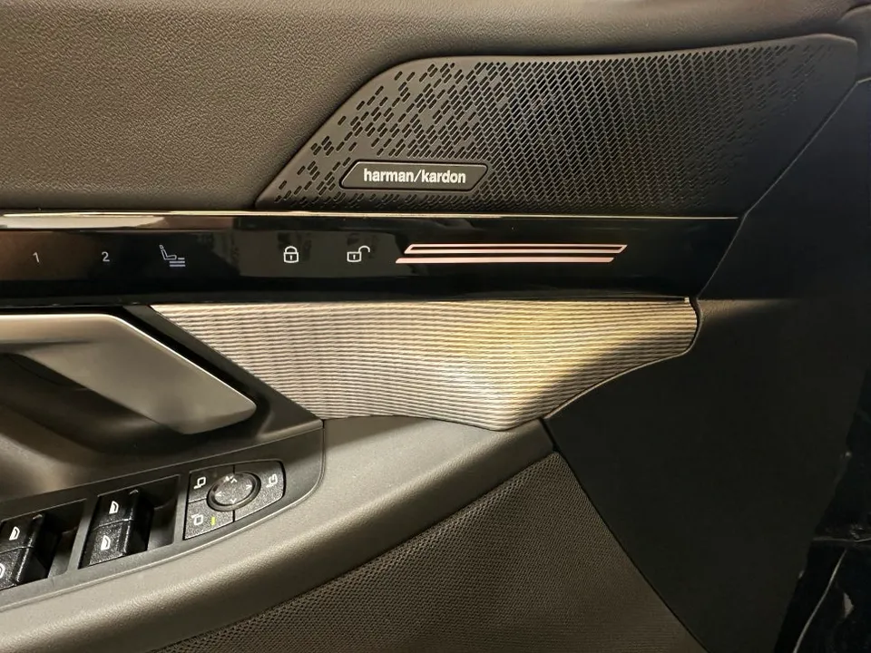 BMW G60 カーラッピング事例｜実写で見る高級感アップ 施工写真 2-3