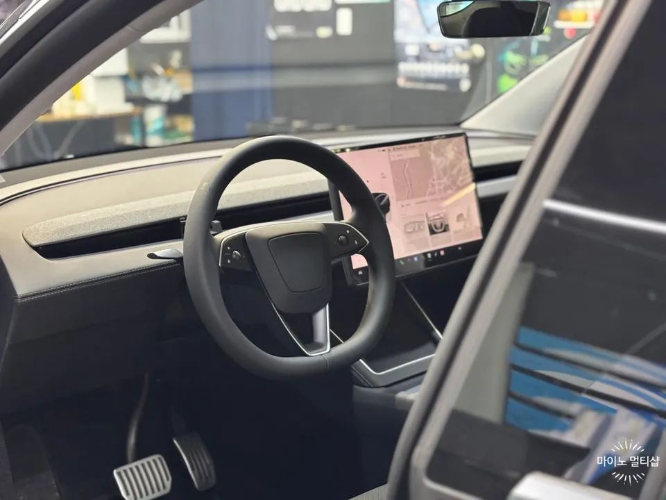 Tesla Model Y ppf - Tesla Model Y Roof PPF Review — Ultimate Scratch & Chip Defense photo 3