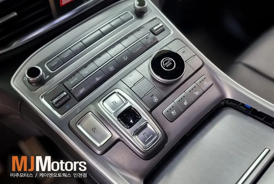 Hyundai Santa Fe steering wheel - Hyundai Santa Fe Steering Wheel Customization Review photo 3