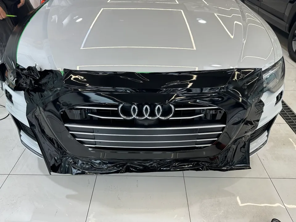 Audi A6のカーラッピング事例|サテンブラックで印象激変 施工写真 1-3