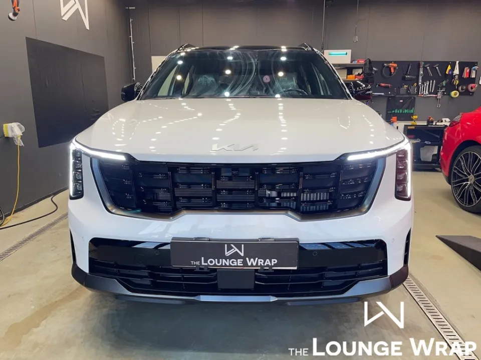 Kia Sorento PPF施工事例|フロント部分の保護 施工写真 1-1