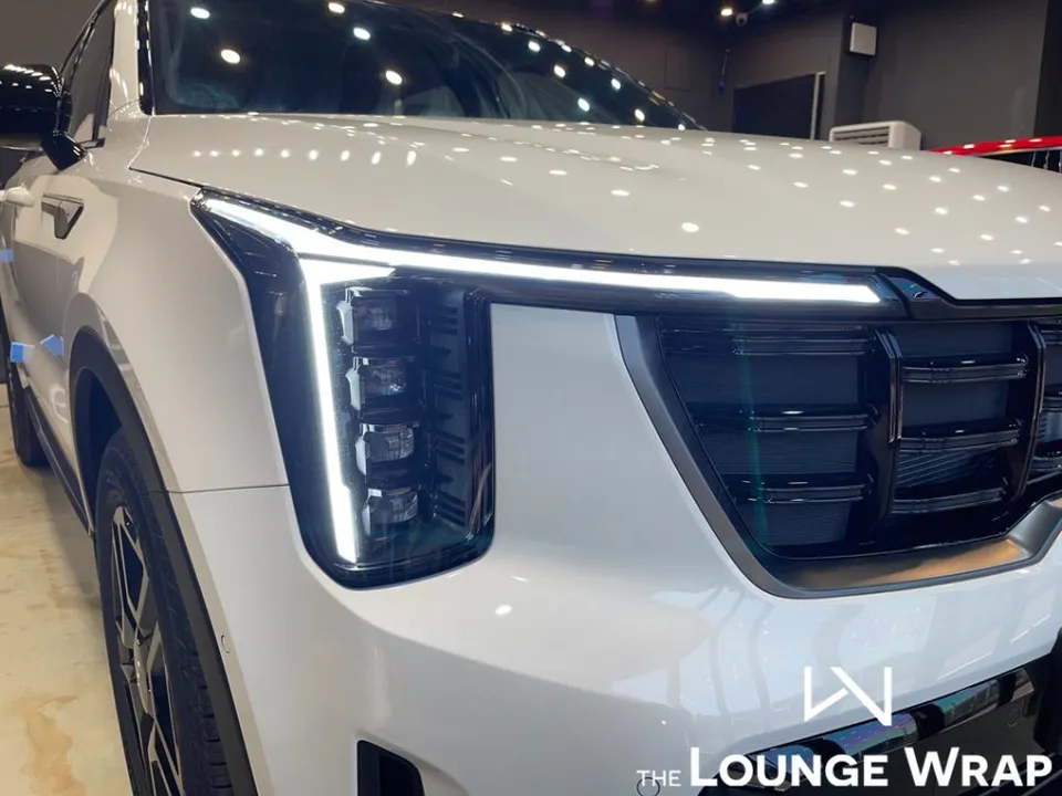 Kia Sorento PPF施工事例|フロント部分の保護 施工写真 3-1